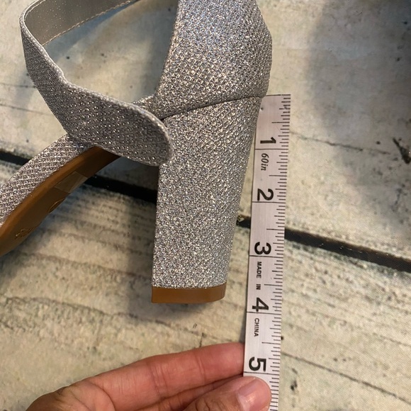 New without box dream pairs glitter silver covered toe heels. - Picture 11 of 11